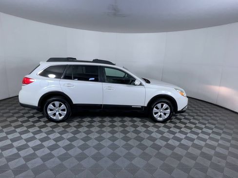 Used 2011 Subaru Outback 2.5i Limited AWD/4WD image 9