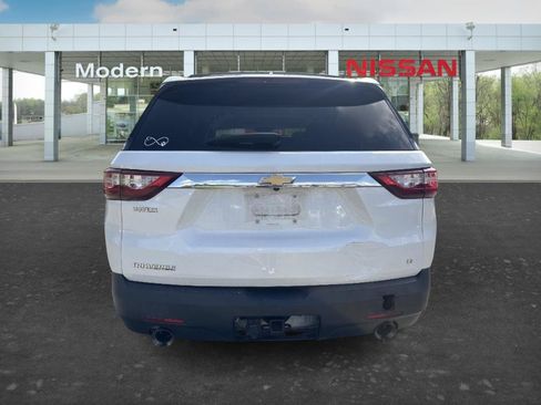 Used 2019 Chevrolet Traverse LT FWD image 4