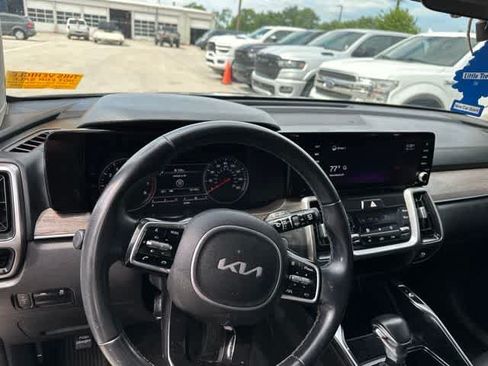 Used 2022 Kia Sorento S w/ Panoramic Sunroof Package AWD/4WD image 7