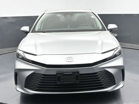Used 2025 Toyota Camry LE FWD image 41