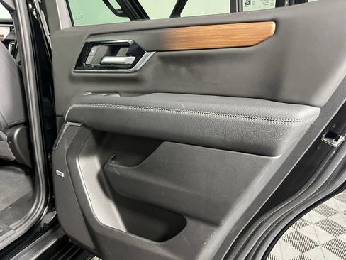 Used 2025 GMC Yukon Denali image 29