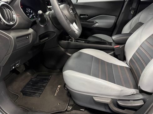 Used 2024 Nissan Kicks SR w/ SR Premium Package image 10