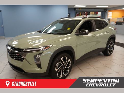 Used 2024 Chevrolet Trax RS w/ Sunroof Package FWD image 1
