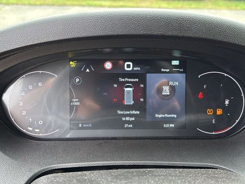 Used 2025 RAM ProMaster 2500 w/ Premium Convenience Group image 17