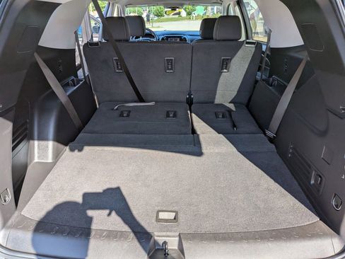 Used 2021 Chevrolet Traverse LS FWD image 31