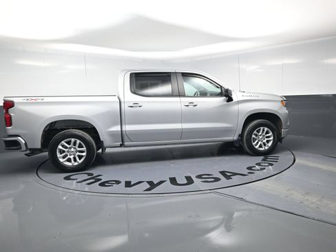 Used 2022 Chevrolet Silverado 1500 RST AWD/4WD image 10
