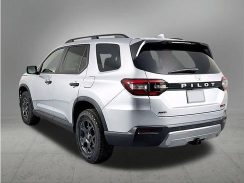 New 2026 Honda Pilot TrailSport image 3