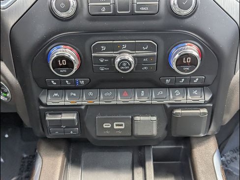 Used 2021 GMC Sierra 1500 Denali w/ Denali Ultimate Package AWD/4WD image 34