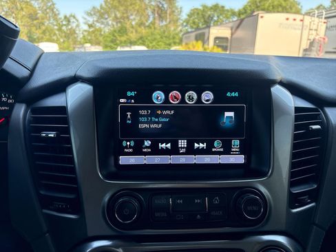 Used 2019 Chevrolet Suburban LT RWD image 12