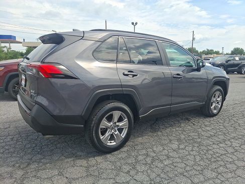 Used 2022 Toyota RAV4 XLE AWD/4WD image 6