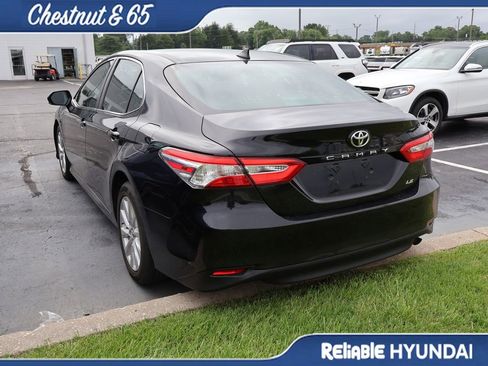 Used 2019 Toyota Camry LE w/ Convenience Package FWD image 16