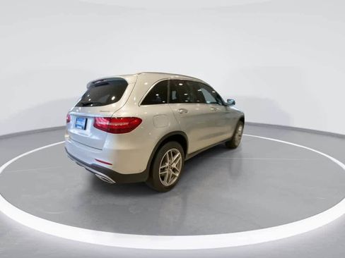 Used 2018 Mercedes-Benz GLC 300 4MATIC image 8
