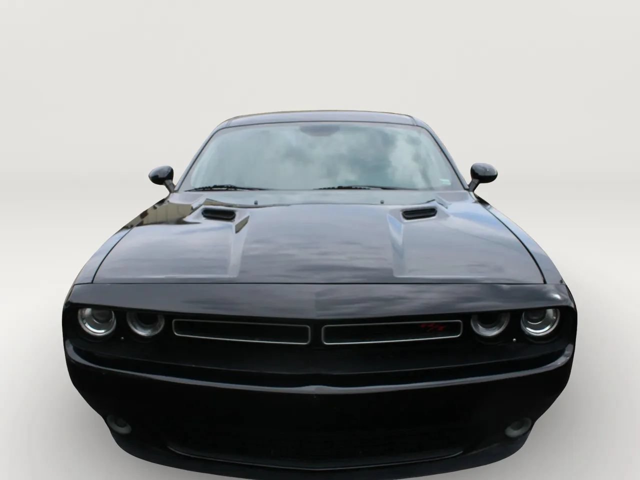 Used 2019 Dodge Challenger SXT w/ Blacktop Package RWD image 2