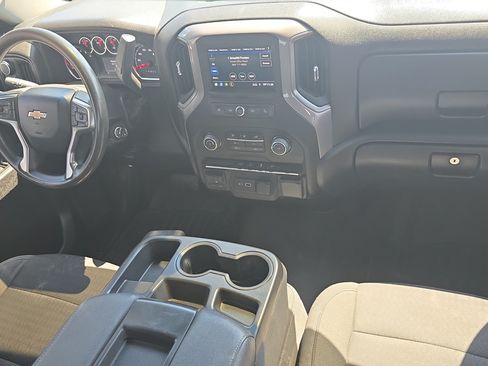 Used 2022 Chevrolet Silverado 2500 Custom w/ Custom Value Package AWD/4WD image 10