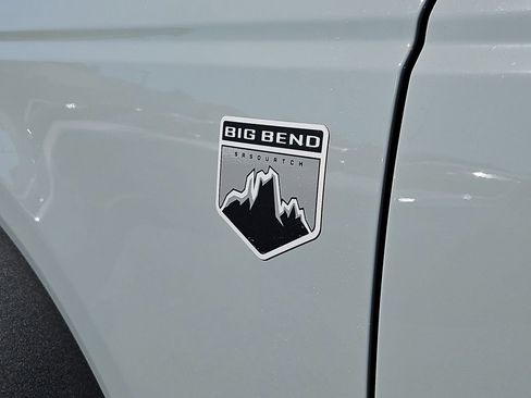 Used 2022 Ford Bronco Big Bend w/ Sasquatch Package AWD/4WD image 13