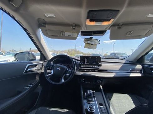 Used 2024 Mitsubishi Outlander SE image 5