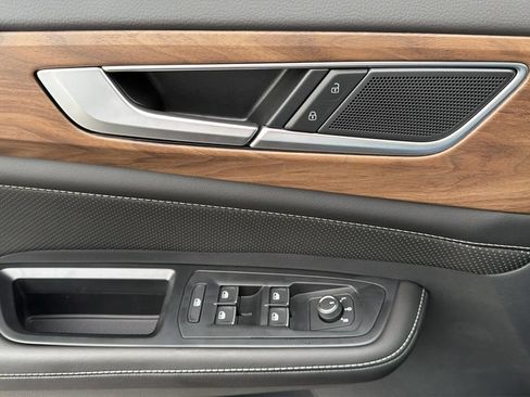 New 2026 Volkswagen Atlas SE FWD image 19