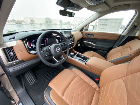 New 2025 Nissan Pathfinder Platinum w/ Cargo Package image 10