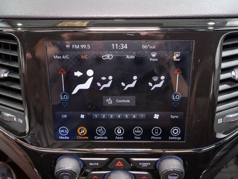 Used 2021 Jeep Grand Cherokee Laredo X AWD/4WD image 19