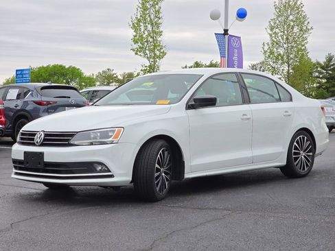 Used 2016 Volkswagen Jetta Sport FWD image 16