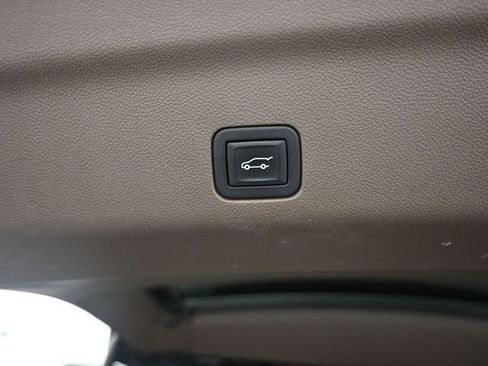 Used 2023 GMC Yukon Denali image 15