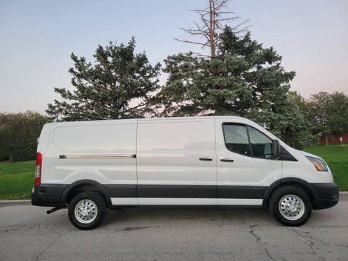 Used 2023 Ford Transit 150 Low Roof AWD image 5