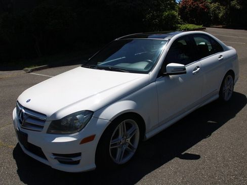 Used 2013 Mercedes-Benz C 300 4MATIC Sedan image 1