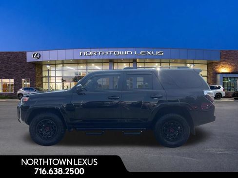 Used 2022 Toyota 4Runner TRD Off-Road Premium AWD/4WD image 3