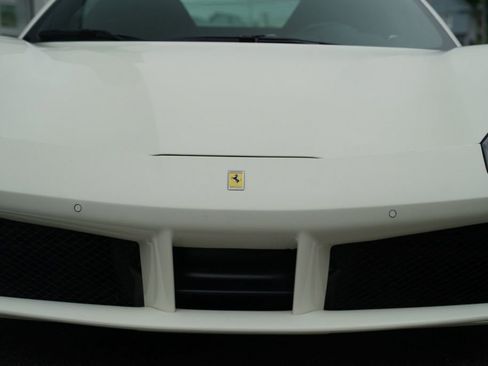 Used 2017 Ferrari 488 GTB RWD image 34