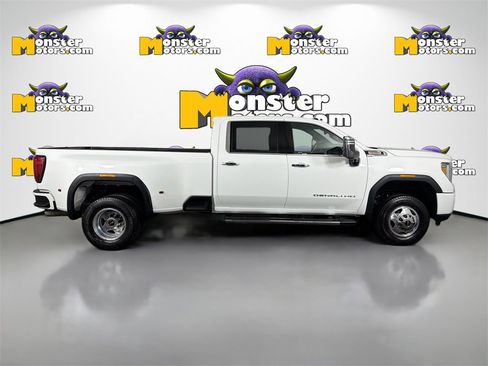 Used 2023 GMC Sierra 3500 Denali w/ Denali Ultimate Package image 4
