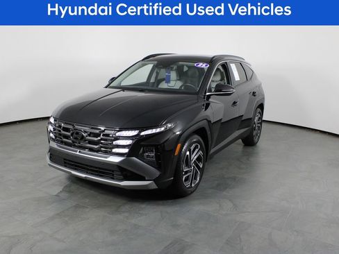 Certified 2025 Hyundai Tucson Limited FWD image 2