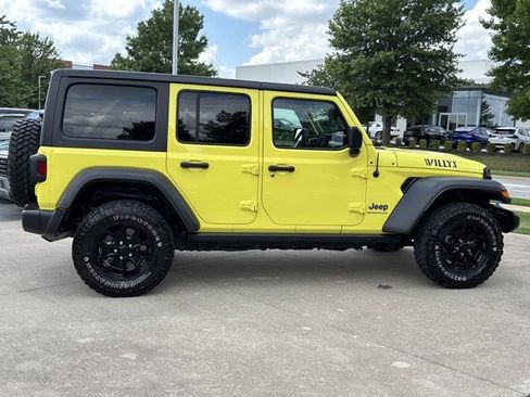 Used 2023 Jeep Wrangler Unlimited w/ Cold Weather Group AWD/4WD image 2