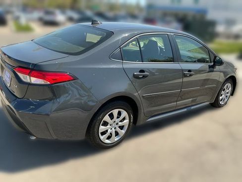 Used 2026 Toyota Corolla LE FWD image 5