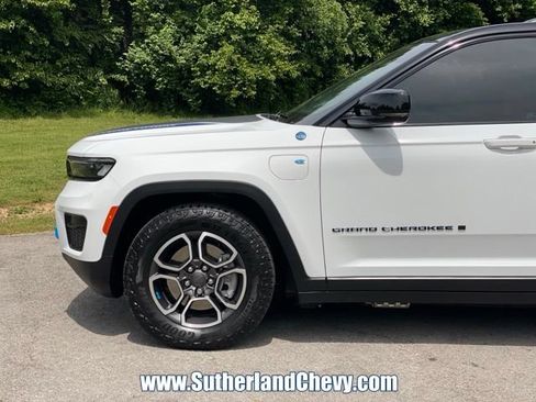 Used 2024 Jeep Grand Cherokee Trailhawk w/ Luxury Tech Group III AWD/4WD image 10