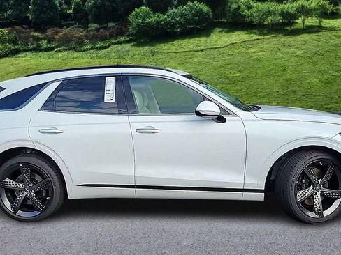 Certified 2025 Genesis GV70 3.5T Sport w/ Sport Advanced Package image 9