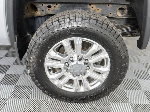 Used 2018 GMC Sierra 2500 Denali w/ Duramax Plus Package AWD/4WD image 29