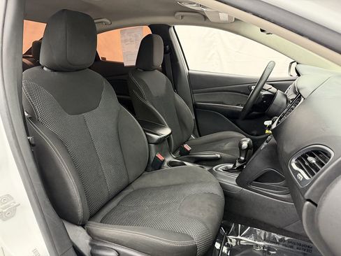 Used 2016 Dodge Dart SXT image 13