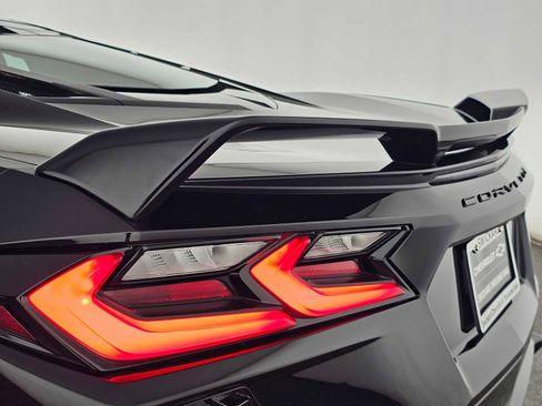 Used 2023 Chevrolet Corvette Stingray Preferred Cpe w/ Z51 Performance Package image 17