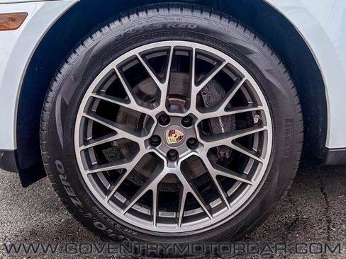 Used 2018 Porsche Macan Sport Edition AWD/4WD image 11