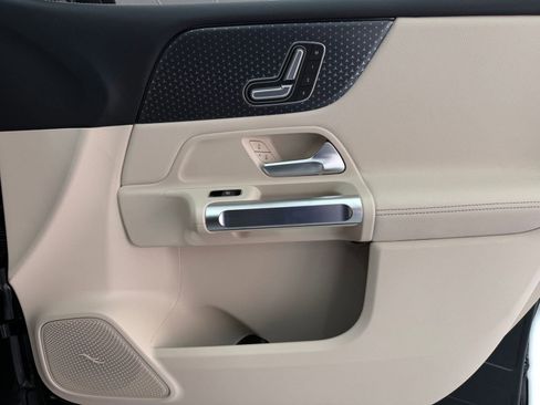 New 2026 Mercedes-Benz GLB 250 image 19