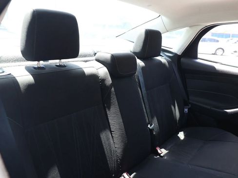 Used 2016 Ford Focus SE FWD image 17