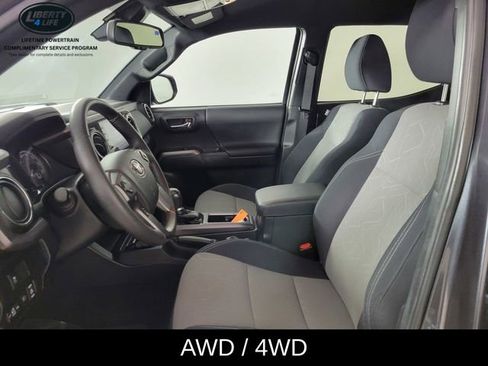 Used 2022 Toyota Tacoma TRD Sport w/ Technology Package image 13