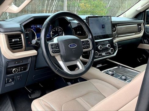 Used 2023 Ford Expedition Max Limited image 18