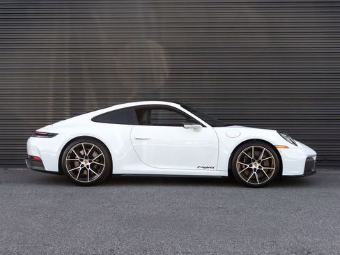 Certified 2025 Porsche 911 Carrera GTS RWD image 8