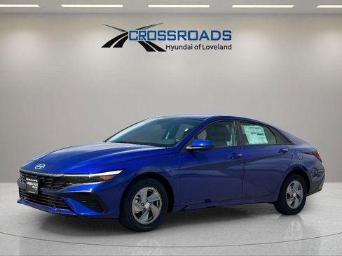 Used 2025 Hyundai Elantra SE w/ Cargo Package image 1