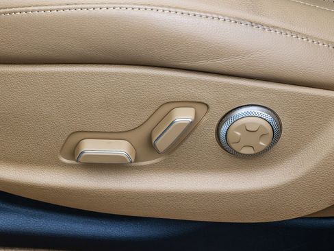 Used 2025 Genesis G80 2.5T image 22