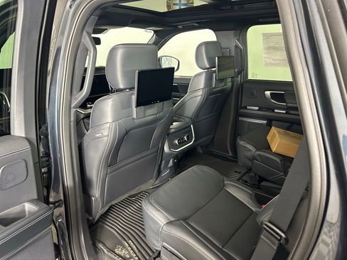 New 2026 Ford Expedition Platinum image 14