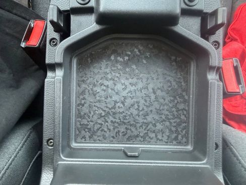 Used 2025 Jeep Wrangler Unlimited Sahara AWD/4WD image 30