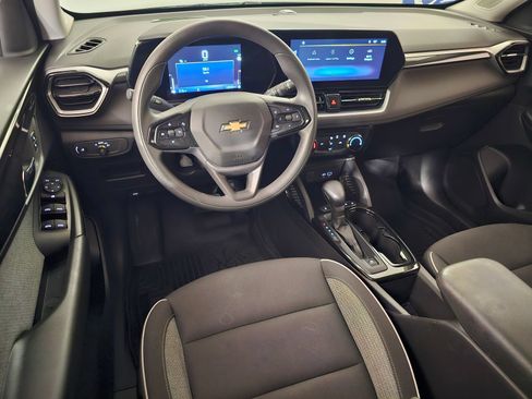 Used 2024 Chevrolet TrailBlazer LT w/ Driver Confidence Package FWD image 6
