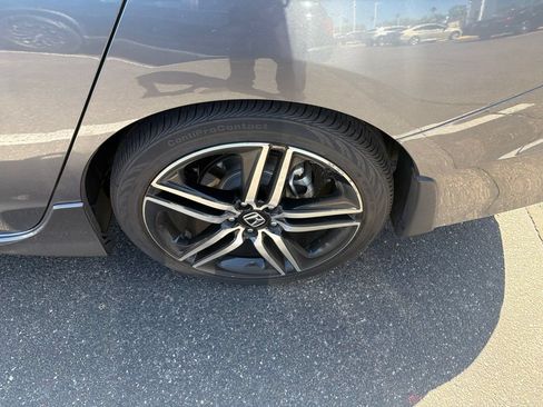 Used 2017 Honda Accord Sport image 11
